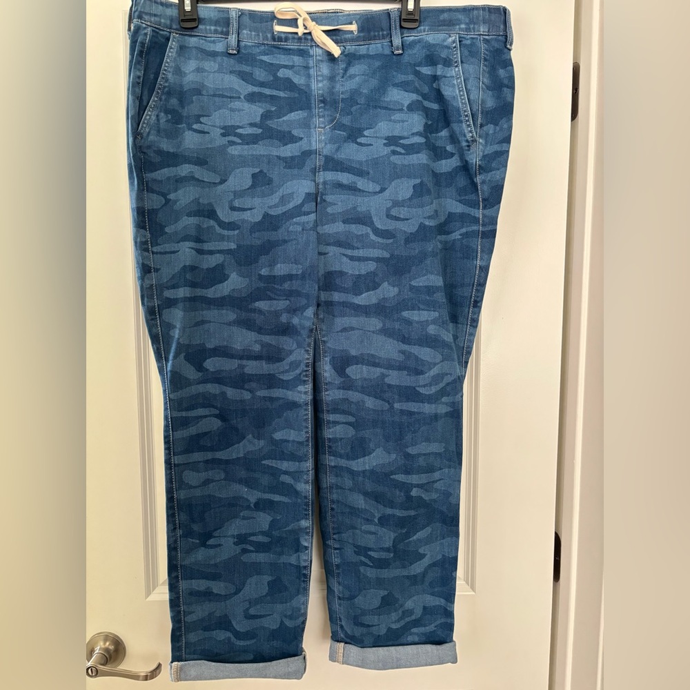 Torrid camo jeans. Size 3 regular.